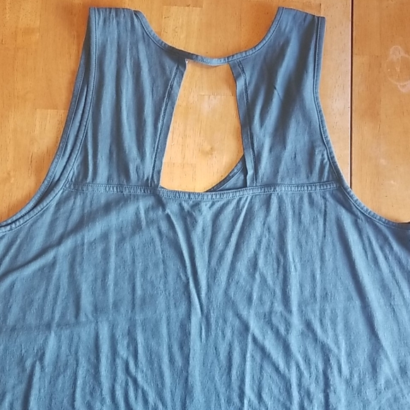 Athletic Tank top - Picture 2 of 3